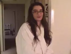 Tabuloses Ficken in die stark behaarte Fickfotze der Hobbynutte 